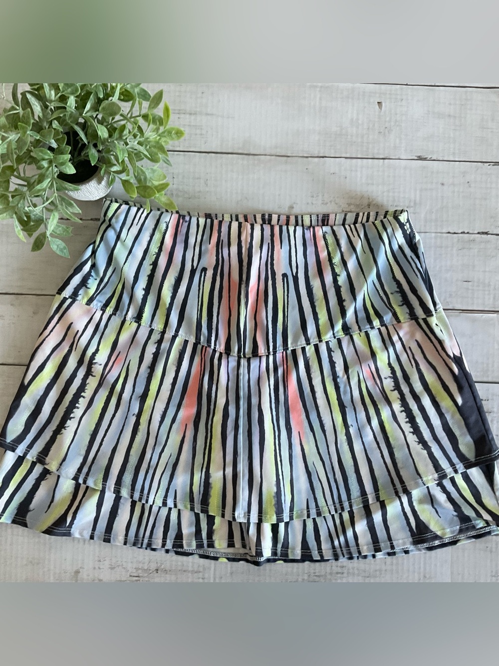 Lucky in Love Multicolor Vertical Stripe Skort - Black, Blue, Pink. Pockets, szM